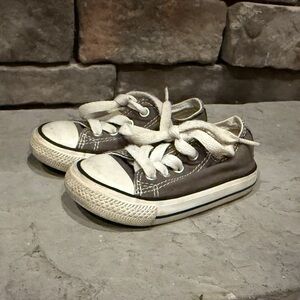 Converse Toddler Kids Shoes size 6